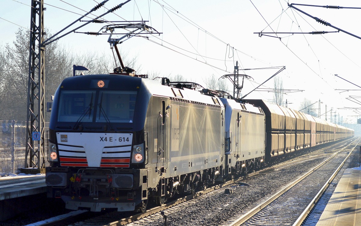 MRCE Vectron Doppeltraktion für DB Schenker Rail mit X4 E - 614 + X4 E - 609 mit Erzzug (leer) am 22.01.16 Berlin-Hohenschönhausen.