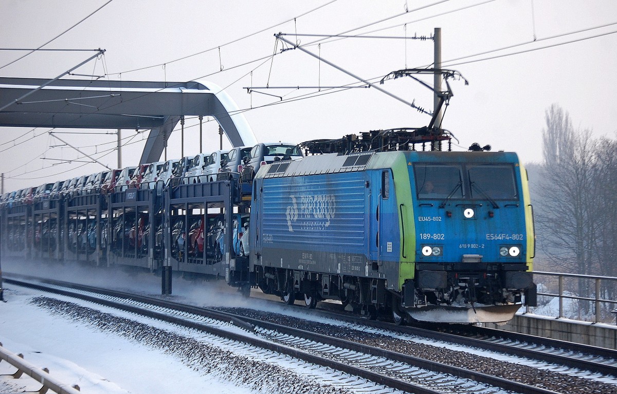 MRECE Mietlok EU45-802/ES64F4-802 der PKP Cargo mit PKW-Transportzug (fabrikneue FIAT aus Polen) Richtung Berlin-Spandau, 28.01.14 Berlin-Pankow.