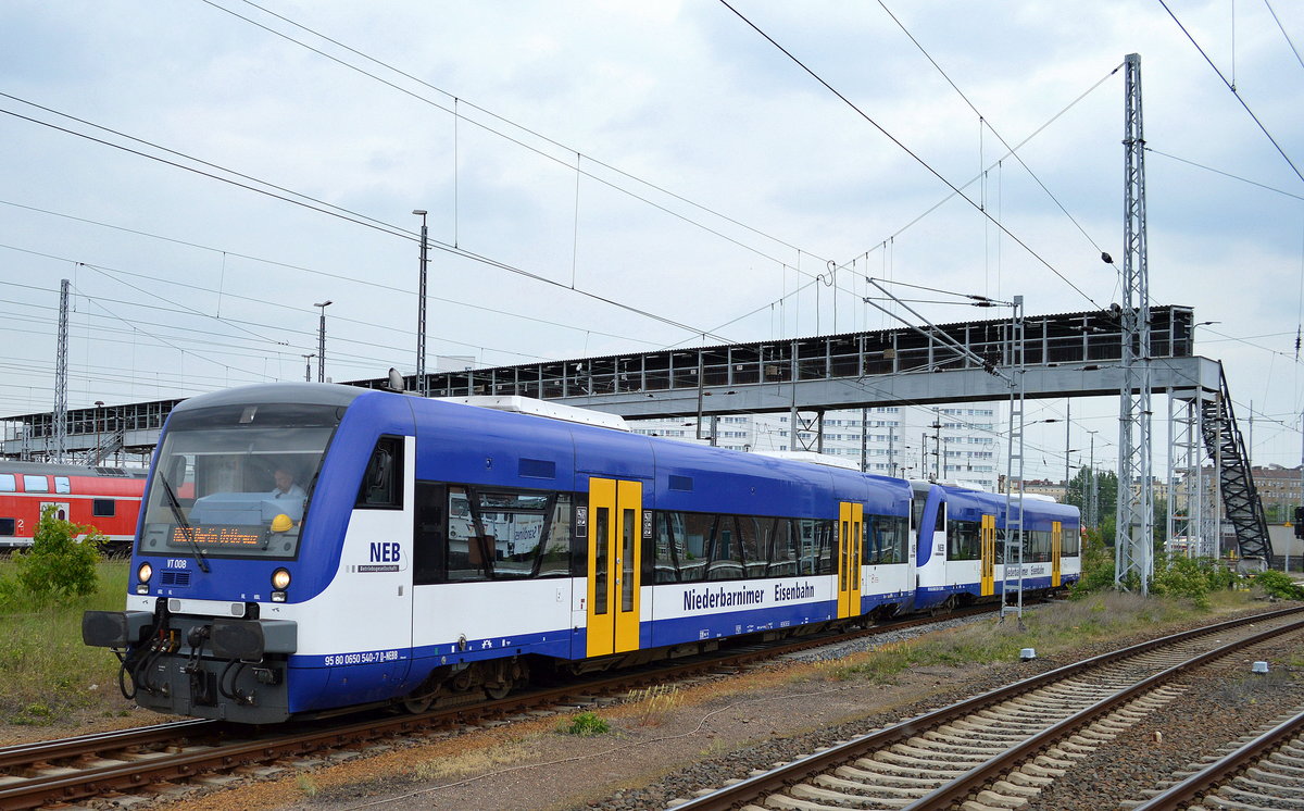 NEB als RB25 nach Berlin-Ostkreuz mit VT 008 (650 540-7) + VT 003 am 18.05.16 bf. Berlin-Lichtenberg.