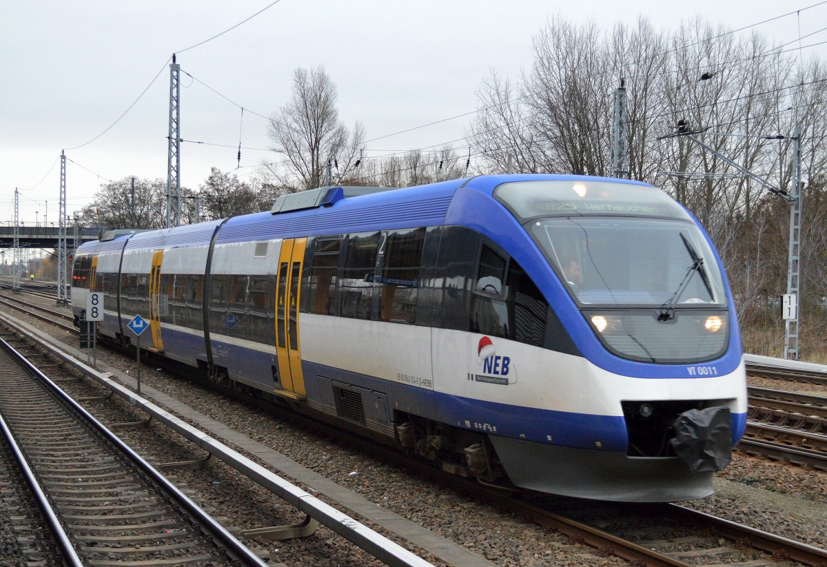 NEB VT 0011 (643 624-9) als RB25 nach Werneuchen am 07.12.15 Berlin-Springpfuhl. 