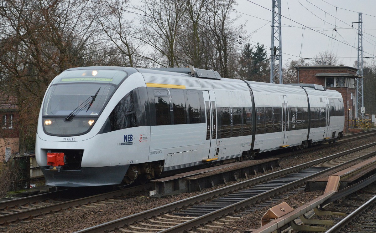 NEB VT 0014 (643 122-4) auf Betriebsfahtz Richtung Bsadorf am 17.12.14 Berlin-Karow.