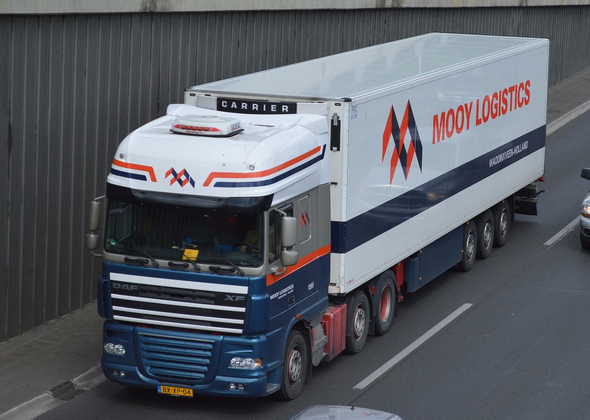Niederländischer Sattelzug mit DAF XF Zugmaschine der Sped. MOOY LOGISTICS am 07.05.15 Berliner Stadtautobahn Höhe Knobelsdorffstr.