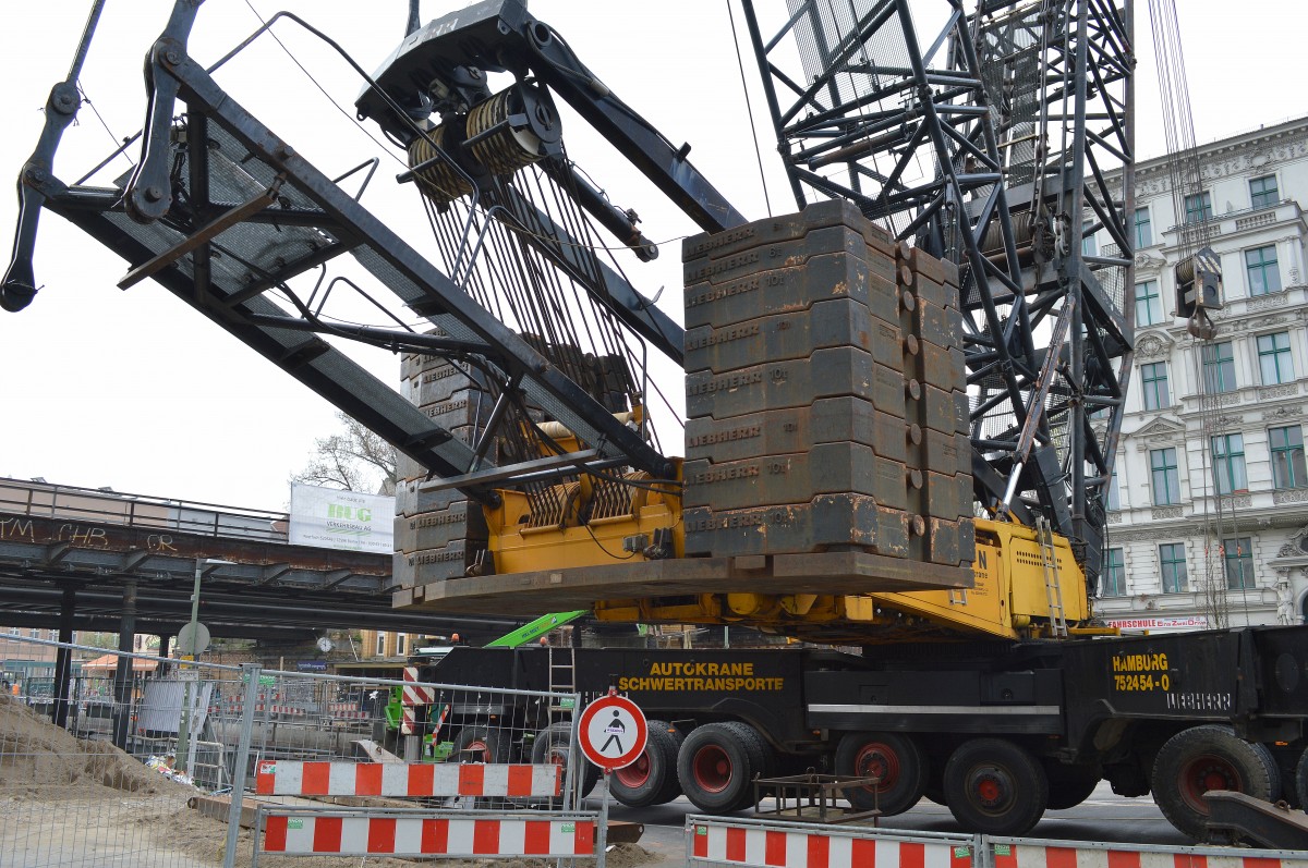 Noch mal aus der Nähe ein Detailblick auf das Heck des THÖMEN LIEBHERR LG 1550 aus Hamburg am 06.04.14 Berlin-Yorkstr.
