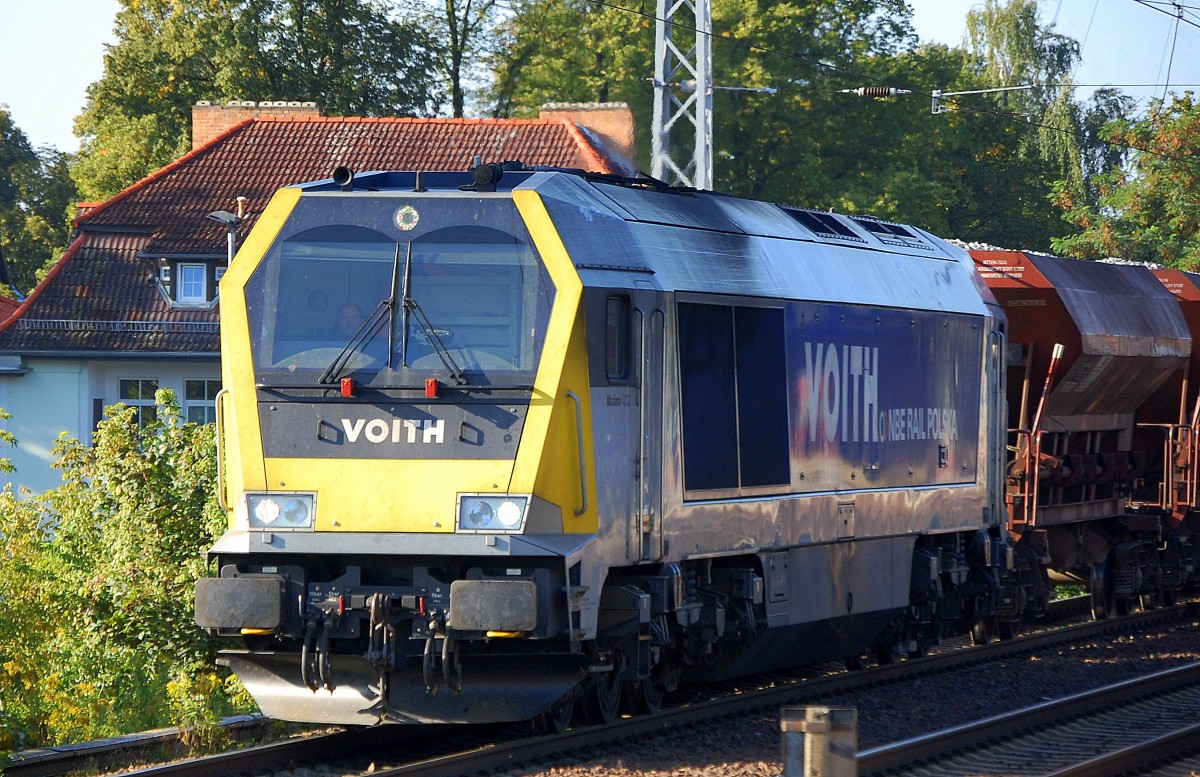 Noch mal aus der N�he VOITH MAXIMA 40CC 264 002-7 eventl. NBE RAIL POLSKA mit Schotterzug Richtung Bernau am 05.09.13 Berlin-Karow.