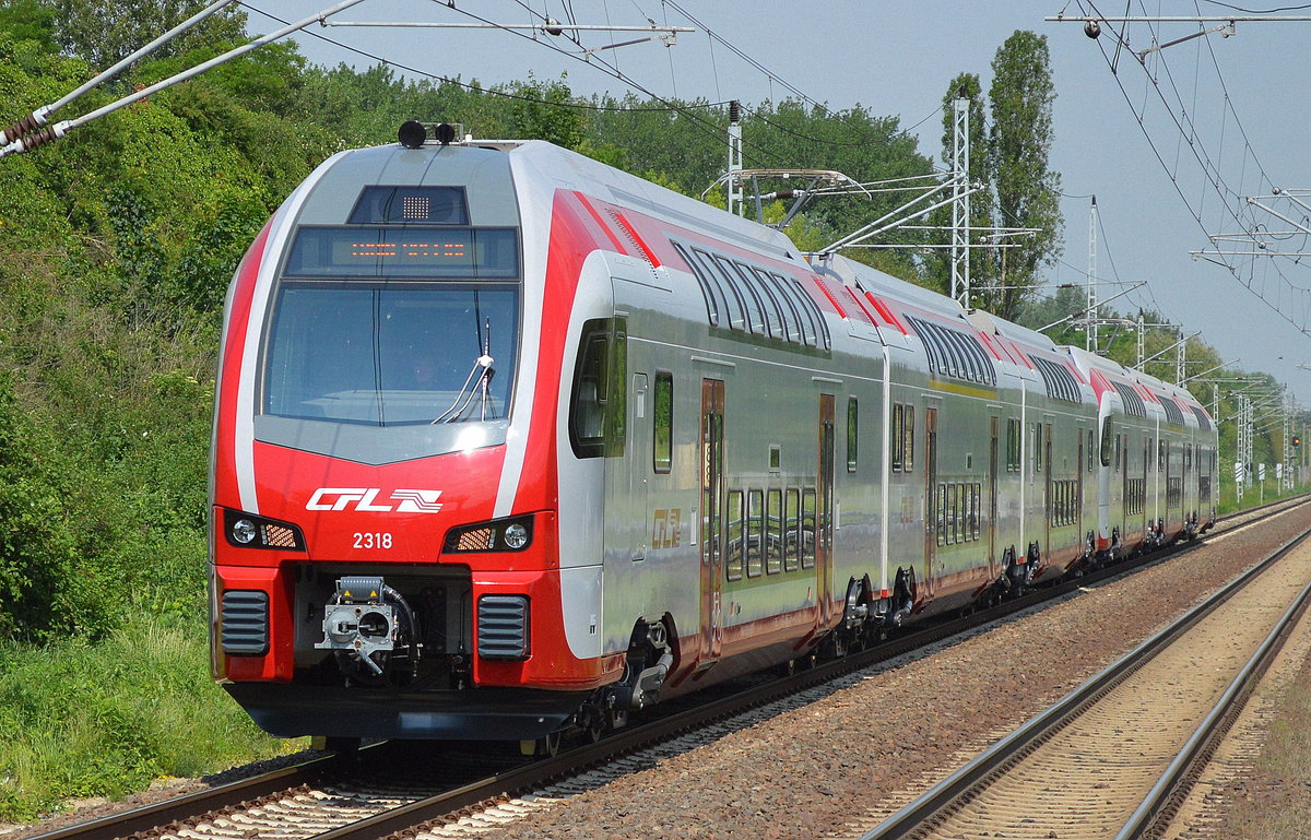 Ob Probefahrt oder Selbstüberführung war nicht ganz klar, auf jeden Fall war die Fahrt auf dem Berliner Außenring ein echtes Tageshighlight, zwei fabrikneue Doppelstock-Triebzüge KISS aus dem Stadler Werk in Velten für die Luxemburger CFL mit der NR. 2318 + 2317 am 30.05.17 Berlin-Hohenschönhausen.