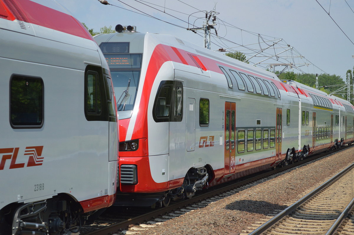 Ob Probefahrt oder Selbstüberführung war nicht ganz klar, auf jeden Fall war die Fahrt auf dem Berliner Außenring ein echtes Tageshighlight, zwei fabrikneue Doppelstock-Triebzüge KISS aus dem Stadler Werk in Velten für die Luxemburger CFL mit der NR. 2318 + 2317 am 30.05.17 Berlin-Hohenschönhausen.