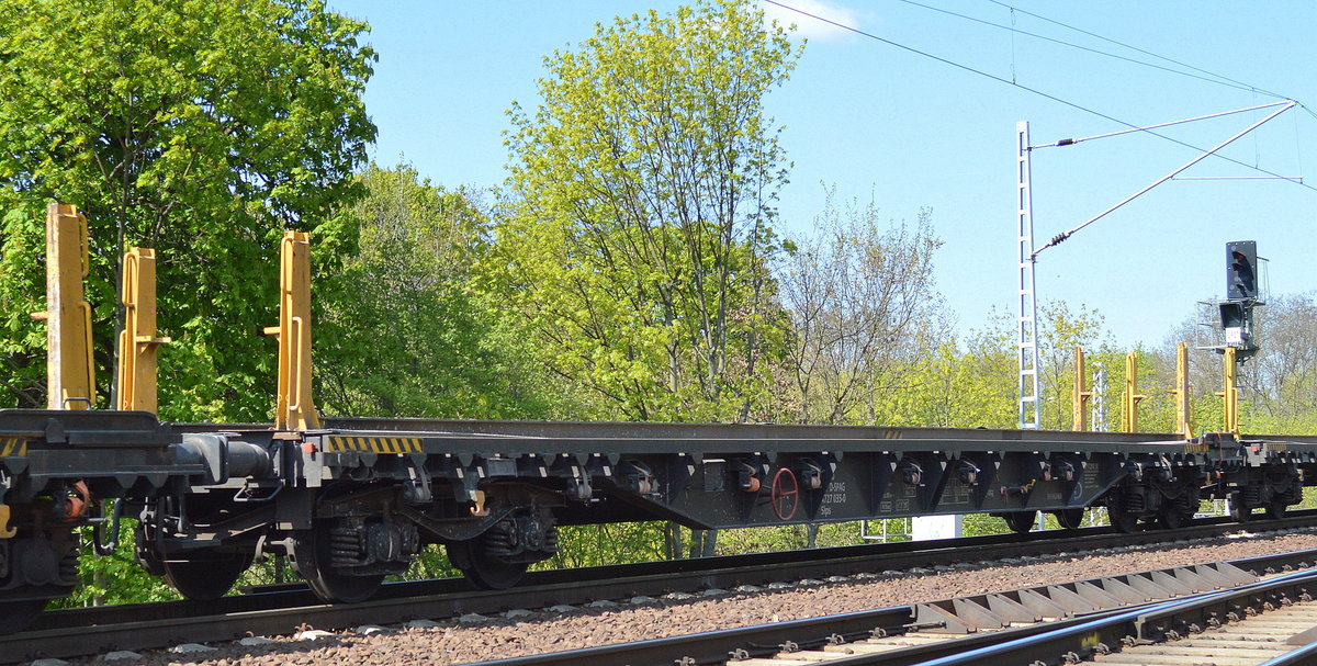 Oberbaustoffwagen der Fa. Spitzke SE mit der Nr. 37 RIV 80 D-SPAG 4727 035-0 Slps in einem Ganzzug am 02.05.16 Berlin-Wuhlheide.