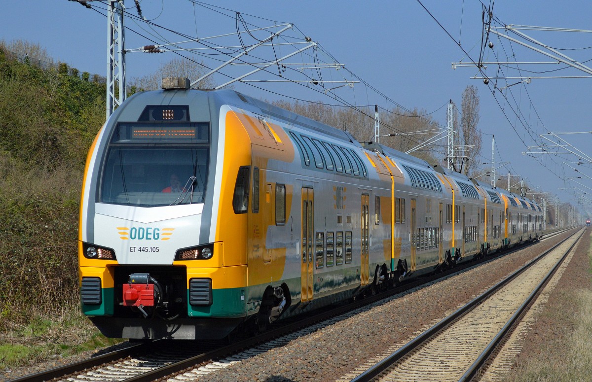 ODEG-KISS als Doppelgespann mit ET 445.105 + ET 445.100 Richtung Berlin-Lichtenberg als Dienstfahrt am 10.04.15 in Berlin-Hohenschönhausen.