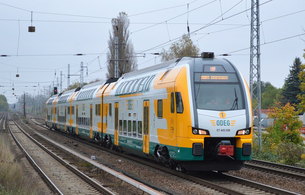 ODEG KISS ET 445.108 fährt zur Bereitstellung am 23.10.14 Berlin-Karow.