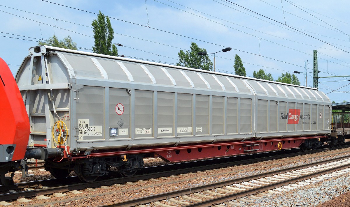 �sterreichischer Schiebewandwagen Rail Cargo Austria mit der Nr. 31 RIV 81 A-�BB 2743 568-9 Habbiins am 09.07.14 Bhf. Flughafen Berlin-Sch�nefeld.