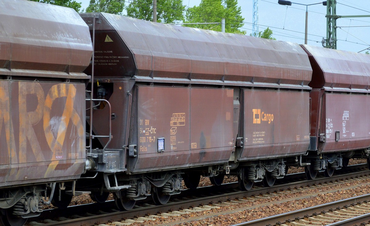 Offener Sch�ttgutwagen vom Einsteller CD Cargo aus Tschechien mit der Nr. 31 RIV 54 CZ-CDC 6688 717-5 Falls 401.5 am 03.06.15 Bhf. Flughafen Berlin-Sch�nefeld.
