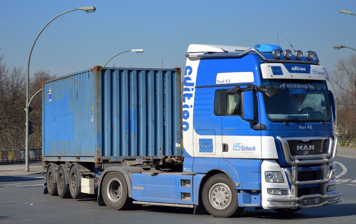Optisch sehr gefällige MAN TGX 18.540 edition vom LKW-Tuner HS Schoch Zugmaschine mit Containerträgerauflieger auf dem Weg zum Berliner Westhafen, 13.03.14 Berlin-Beusselstr.