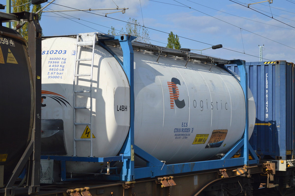 PC logistic, ein Logistiker aus Polen mit einem blauen Kesselcontainer am 21.09.16 Bf. Flughafen Berlin-Schönefeld.