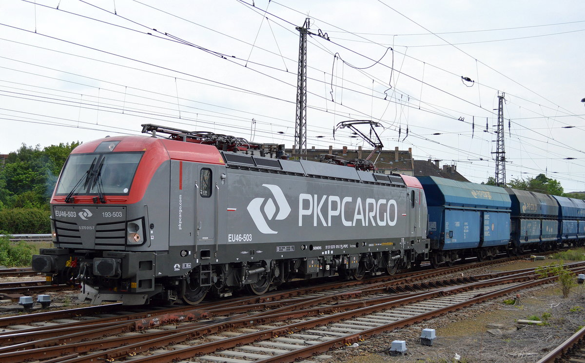 PKP Cargo EU46-503/193-503 mit Schüttgutwagen bei der Durchfahrt Bf. Berlin-Lichtenberg, 18.05.16