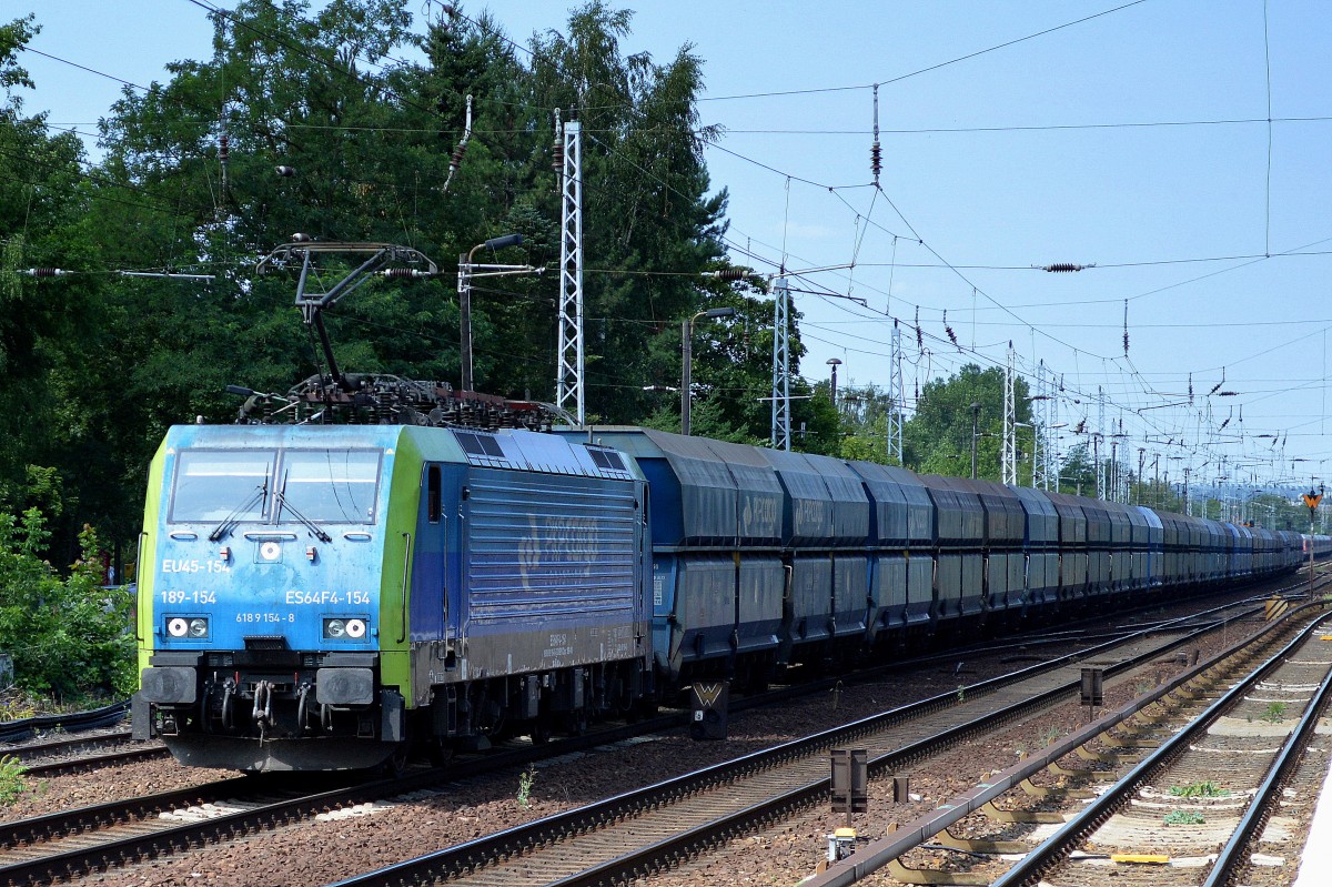 PKP Cargo mit EU45-154/189-154 und Ganzzug Schüttgutwagen am 24.07.15 Berlin-Hirschgarten.