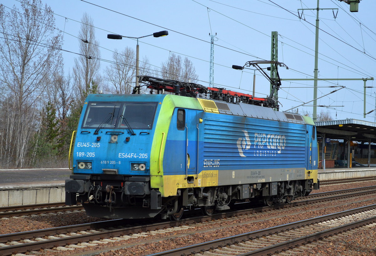 PKP Cargo mit EU45-205/189-205 am 03.04.16 Bhf. Flughafen Berlin-Schönefeld.