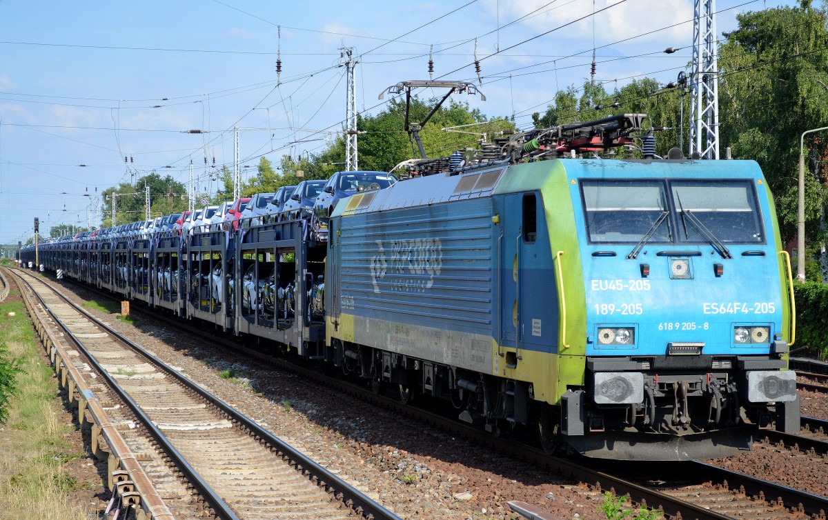 PKP Cargo mit EU45-205/189-205 mit PKW-Transportzug am 24.07.15 Berlin-Hirschgarten. 
