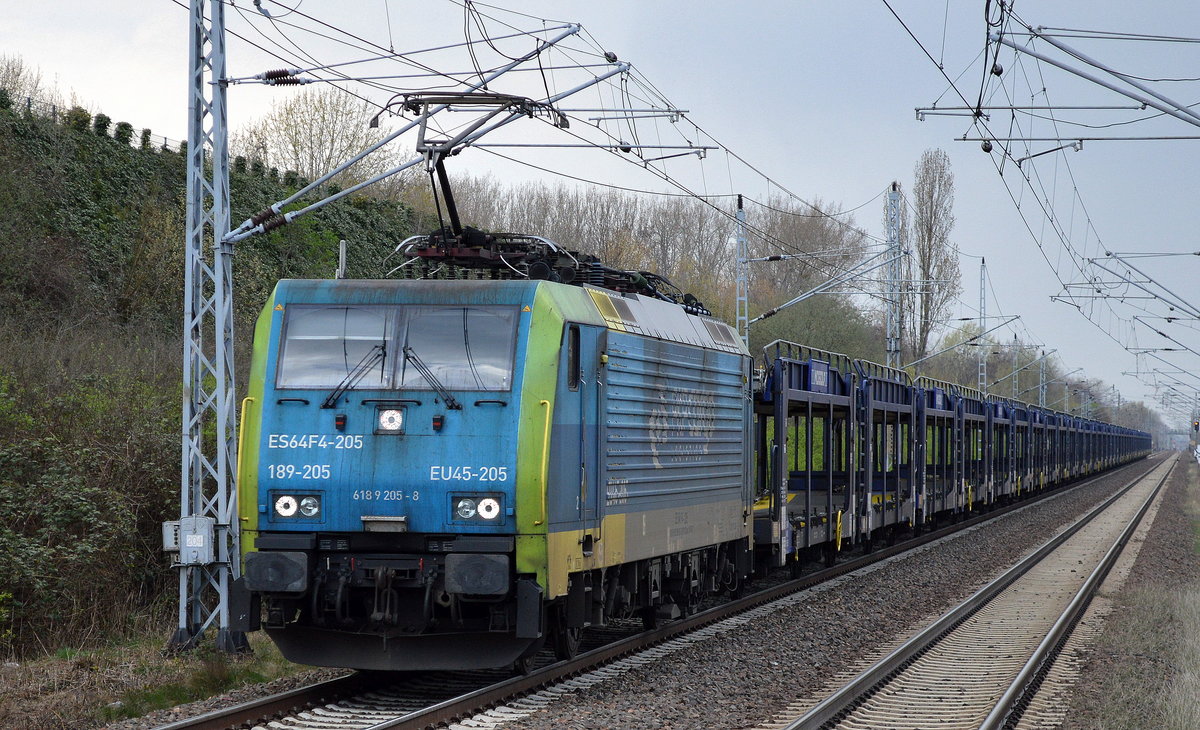 PKP Cargo mit EU45-205/189-205 und PKW-Transportzug (leer) am 06.04.16 Berlin-Hohenschönhausen.
