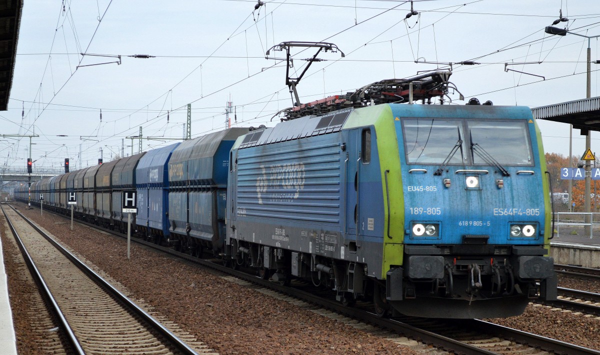 PKP Cargo mit EU45-805/189-805 und Schüttgutwagenzug am 13.11.15 Bhf. Flughafen Berlin-Schönefeld.