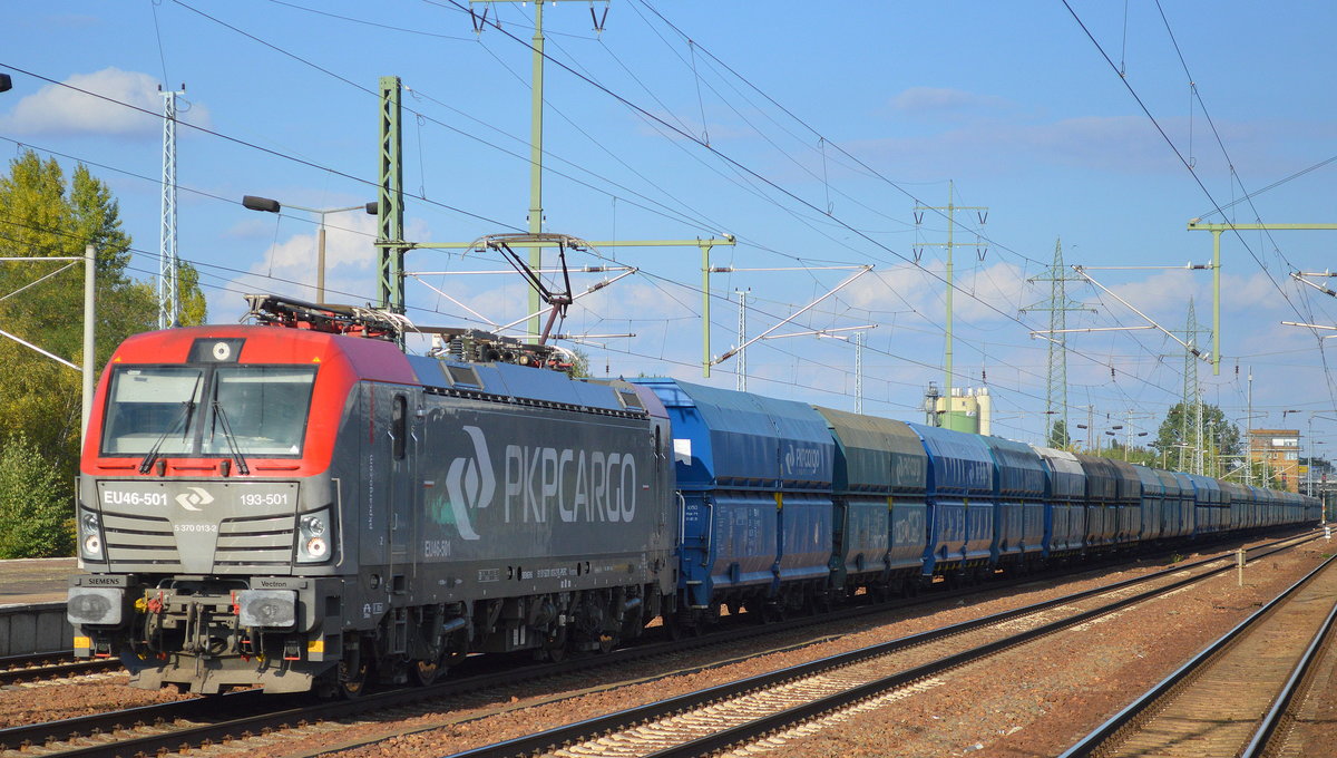 PKP Cargo mit EU46-501/193-501 mit Kohlezug am 21.09.16 Bf. Flughafen Berlin-Schönefeld.
