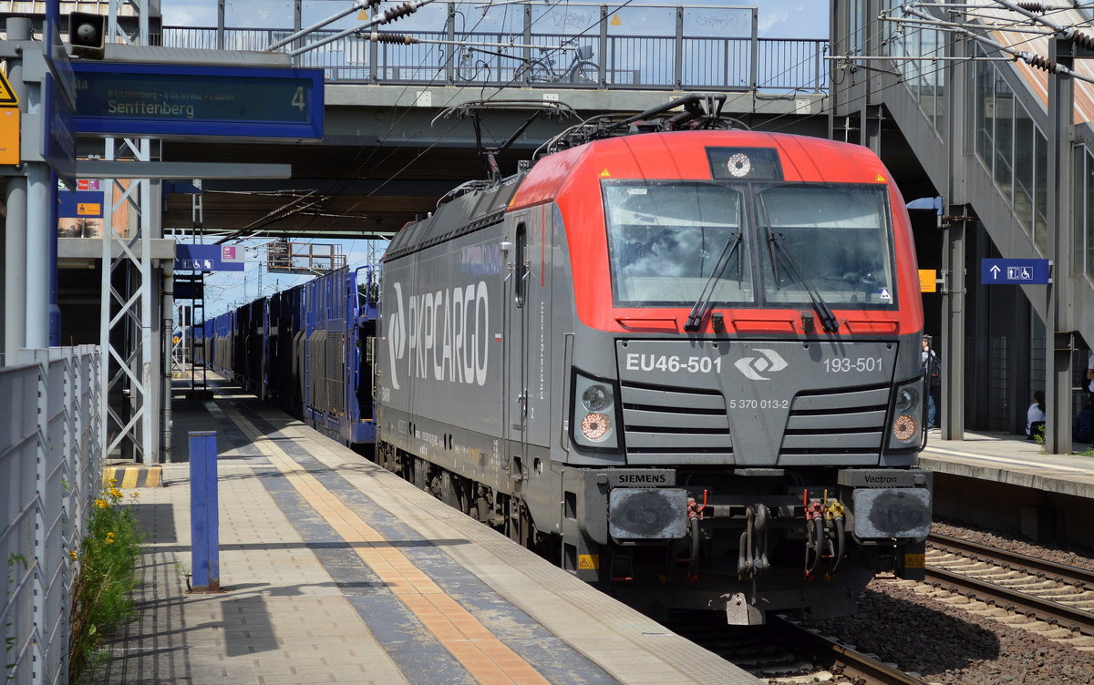 PKP Cargo mit EU46-501/193-501 und PKW-Transportzug (leer) am 06.07.17 BF. Berlin-Hohenschönhausen.