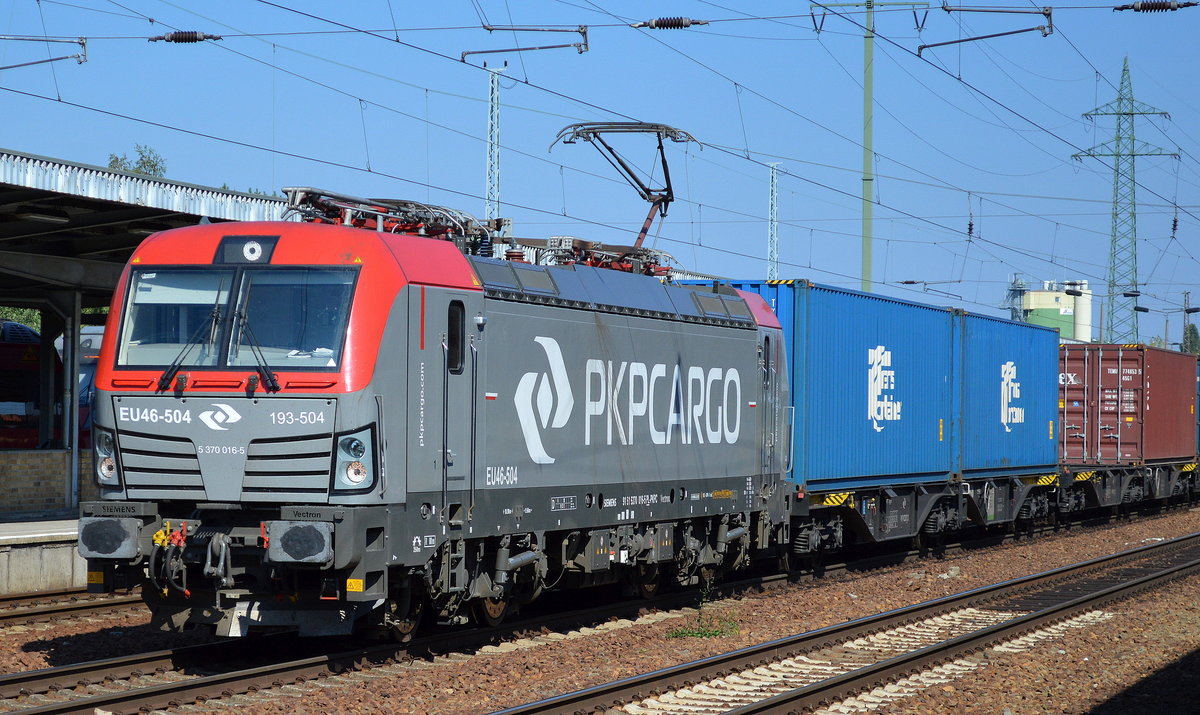 PKP Cargo mit EU46-504/193-504 mit Containerzug am 08.09.16 Bf. Flughafen Berlin-Schönefeld.