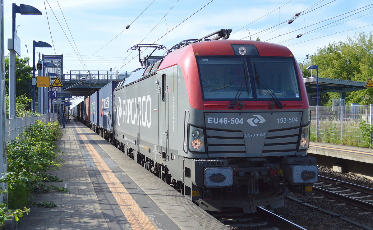 PKP Cargo mit EU46-504/193-504 mit Containerzug am 21.06.17 Durchfahrt Bf. Berlin-Hohenschönhausen.