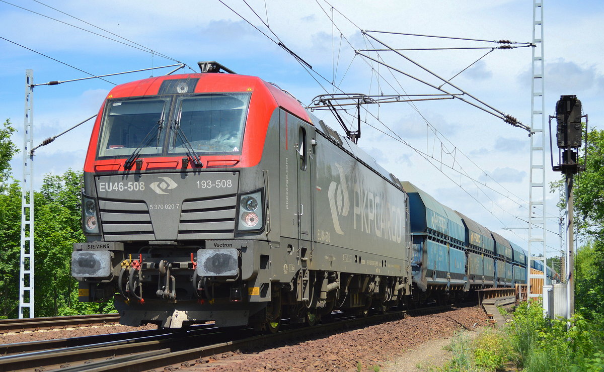 PKP Cargo mit der EU46-508/193-508 mit SChüütgutwagenzug am 14.06.17 Berlin-Wuhlheide.