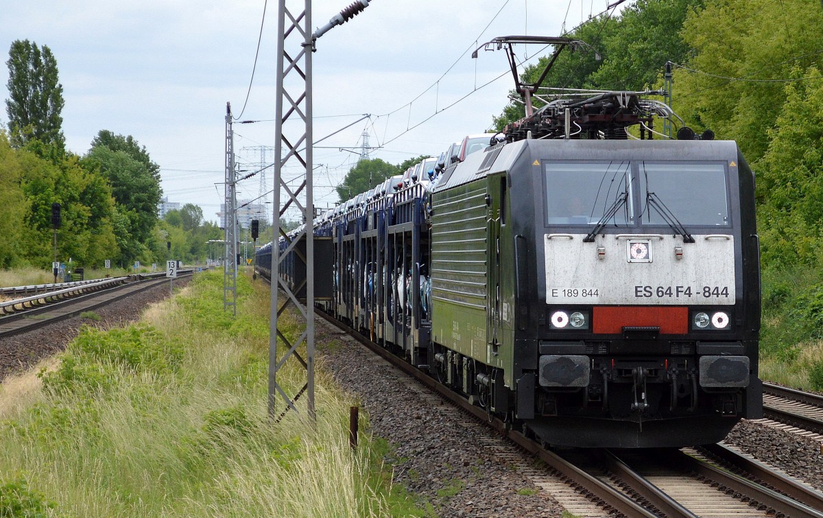 PKPC mit MRCE Dispolok E 189 844/ES 64 F4-844 mit PKW-Transportzug (fabrikneue Fiat 500) am 16.06.15 Berlin-Hohenschönhausen.
