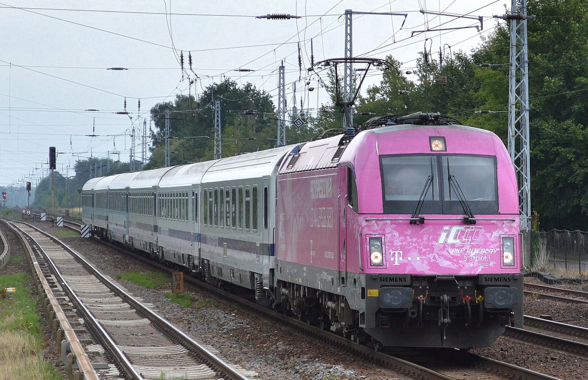 PKPIC mit dem Husarz 5 370 001 und EC aus Polen am 13.07.15 Berlin-Hirschgarten.