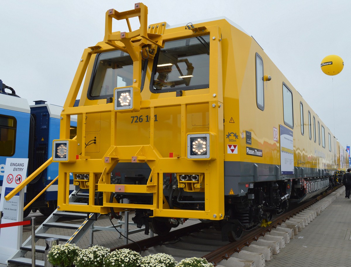 Plasser & Theurer hat den neuen Gleismesstriebzug (GMTZ) für die DB Netz Instandhaltung 725/726 101 auf der Inno Trans 214 vorgestellt, 26.09.14