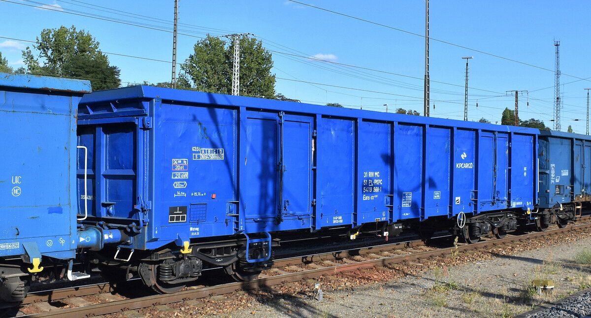 Polnischer Drehgestell-Hochbordwagen der PKP Cargo mit der Nr. 31 RIV MC 51 PL-PKPC 5419 568-1 Eans-xx 424W in einem Ganzzug mit Kohle/Koks beladen am 26.08.25 Höhe Bahnhof Frankfurt/Oder.