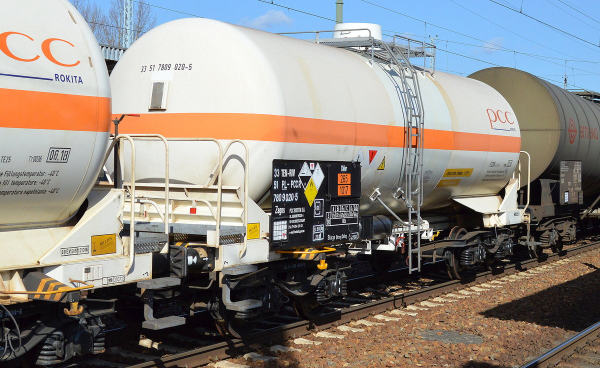 Polnischer Gasdruckkesselwagen der Fa. PCC ROKITA S.A. mit der Nr. 33 TEN-RIV 51 PL-PCCR 780 9 020-5 Zagns (UN-Nr.265/1017 = Chlorgas) am 15.03.17 Bf. Flughafen Berlin-Schönefeld.