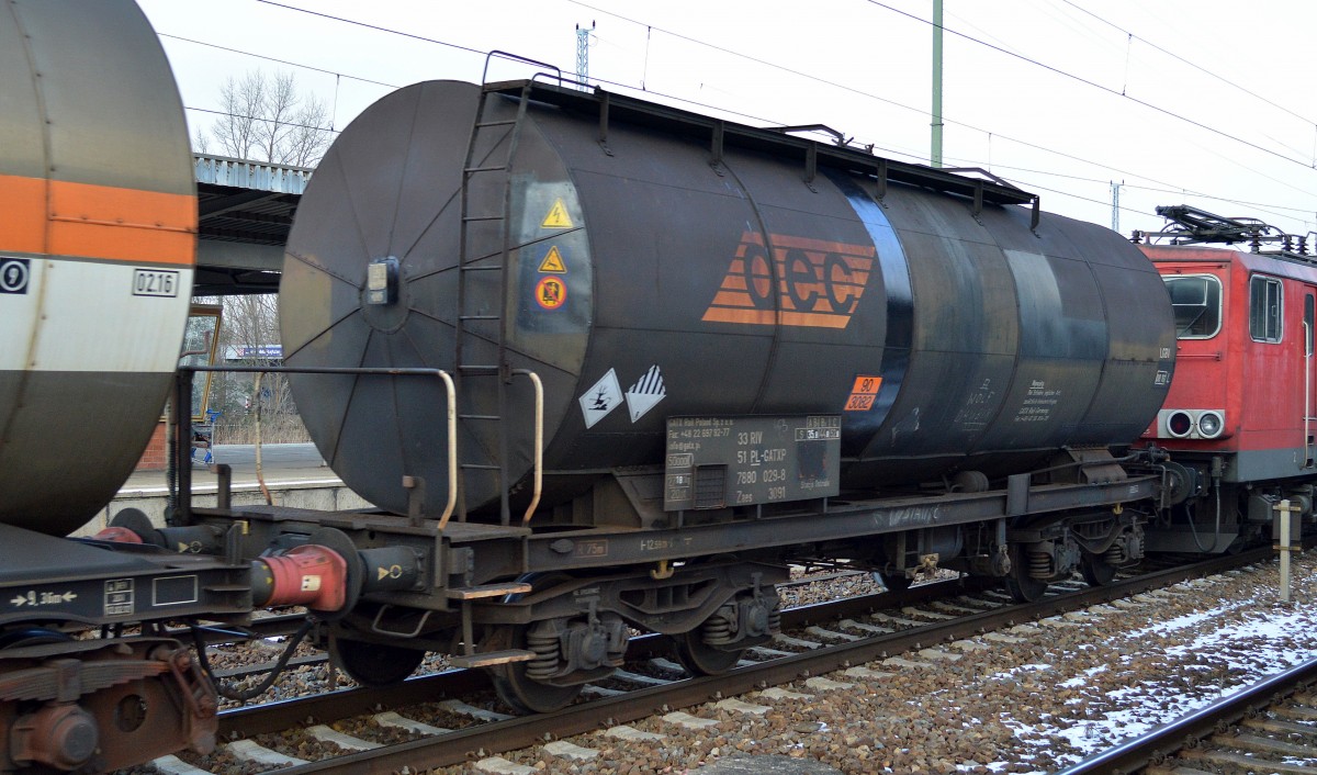 Polnischer Kesselwagen vom Einsteller GATX Rail Poland mit der Nr. 33 RIV 51 Pl-GATXP 7880 029-8 Zaes 3091 (UN-Nr. 90/3082 umwelgefährdender flüssiger Stoff) am 06.02.15 Bhf. Flughafen Berlin-Schönefeld.