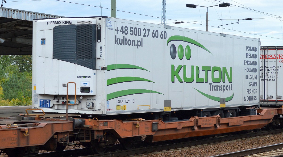 Polnischer LKW-Auflieger der Sped. KULTON-Transport am 17.09.15 Bhf. Flughafen Berlin-Schönefeld.