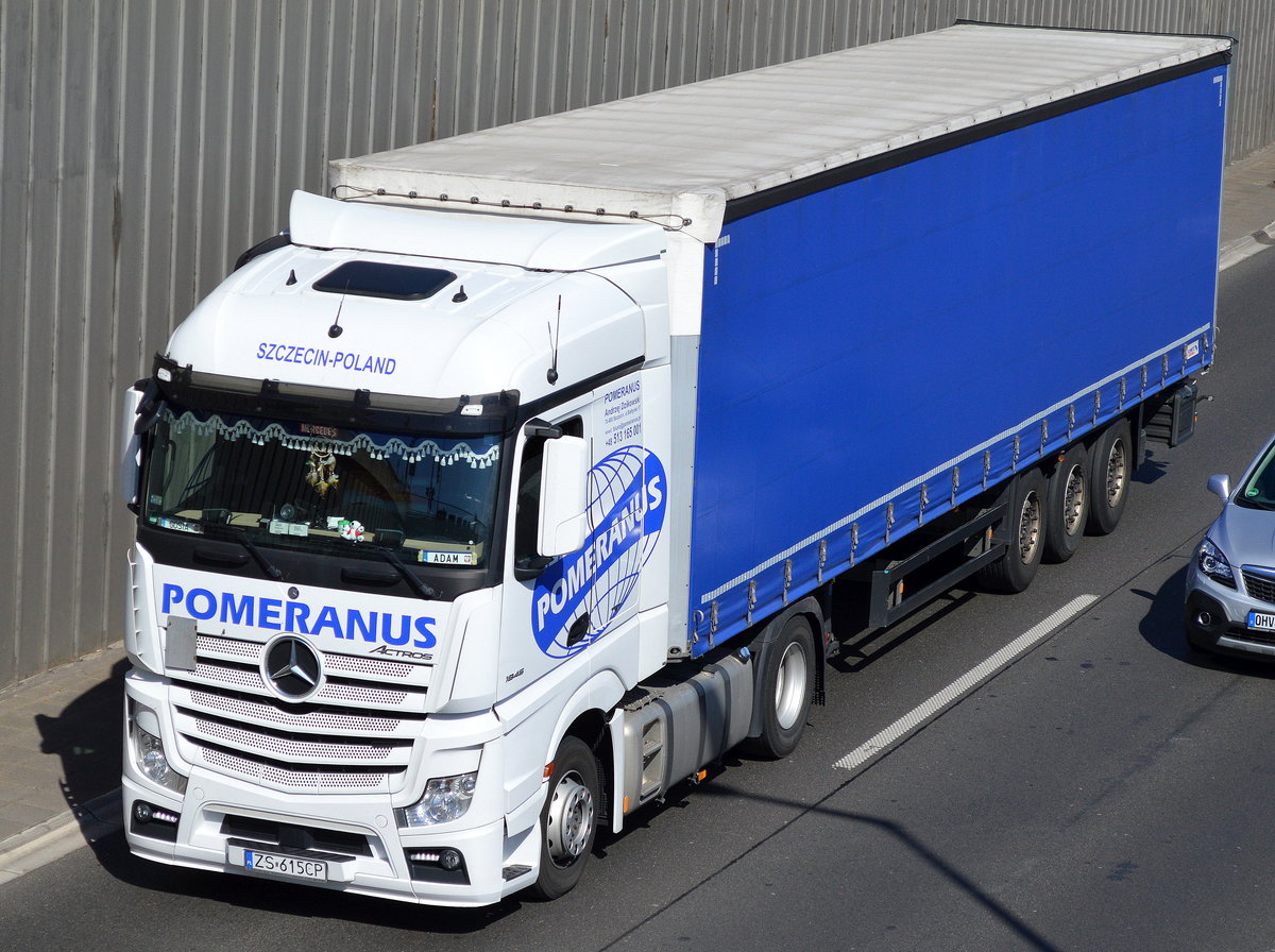 Polnischer Sattelzug mit MB NEW ACTROS 1845 Zugmaschine und Trailer der Fa.POMERANUS  am 21.04.16 Berliner Stadtautobahn Höhe Knobelsdorffstr.