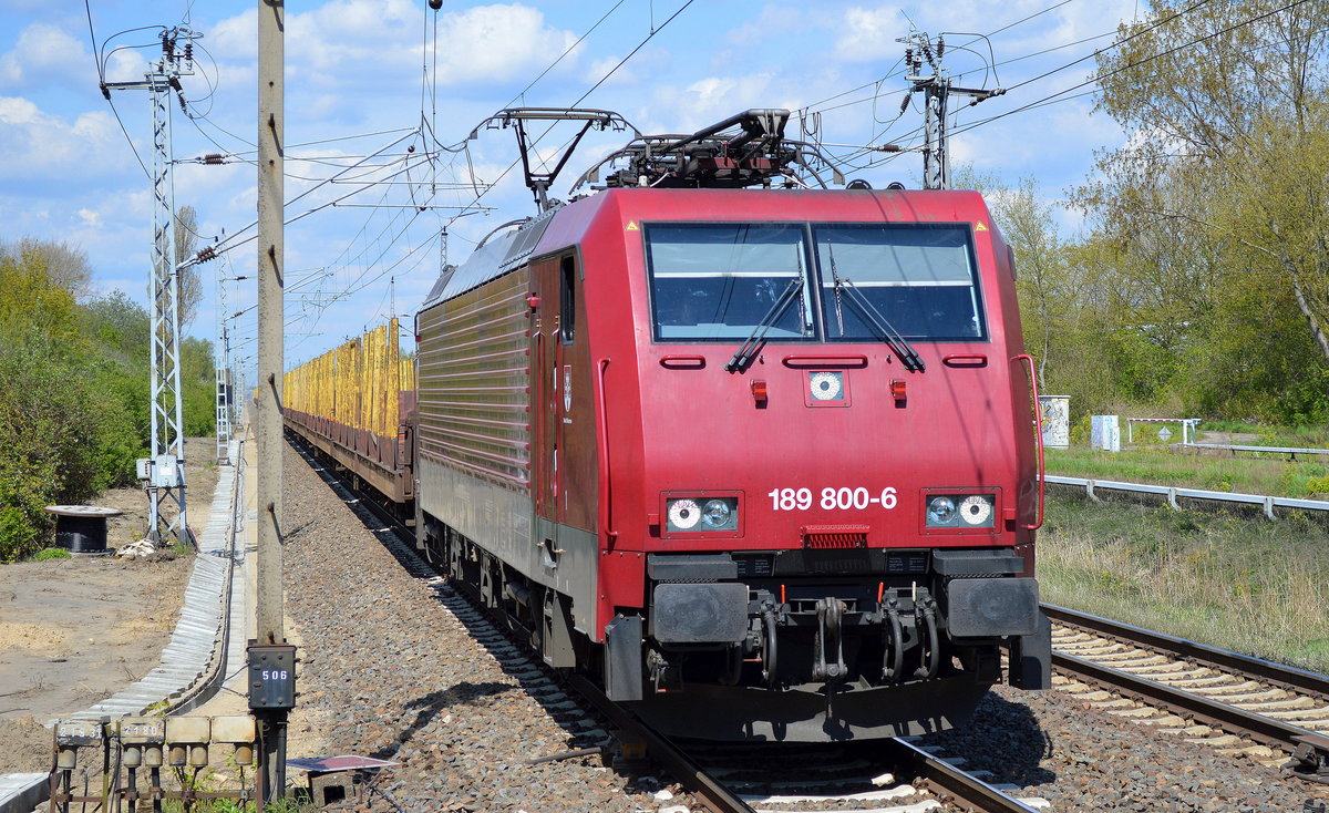 PRESS 189 800-6 mit Leerzug Stammholztransportwagen am 29.04.16 Berlin-Hohenschönhausen.