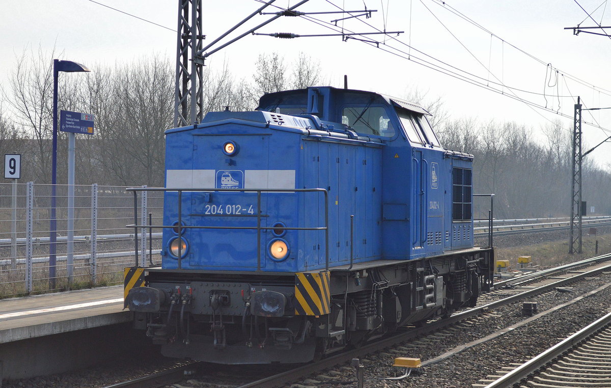 PRESS 204 012-4 (203 215-9 ) Richtung Nordosten am 13.03.17 Bf. Berlin-Hohenschönhausen.