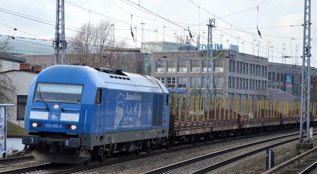 PRESS 253 015-8 (223 052-2) mit Leerzug Stammholztransportwagen am 26.01.16 Berlin-Köpenick.