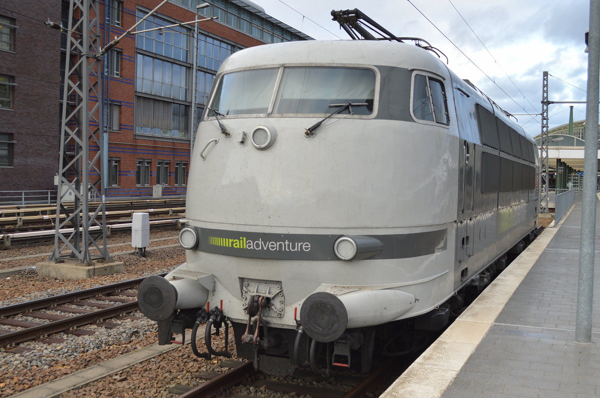 railadventure 103 222-6 pausierte einige Zeit auf dem Abstellgleis im Berliner Ostbahnhof, 02.11.16