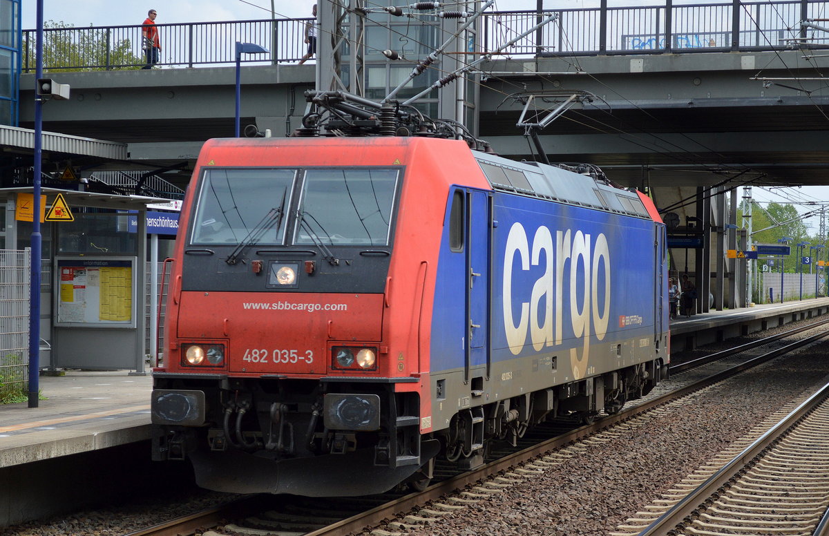 Raildox mir der Re 482 035-3 am 02.08.17 Bf. Berlin-Hohenschönhausen.