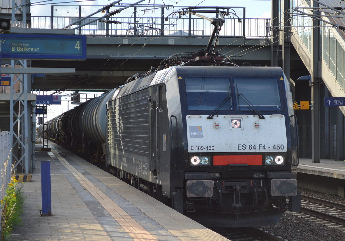 Raildox mit der MRCE Dispo E 189 450-0/ES 64 F4-450 mit Kesselwagenzug (leer) Richtung Stendell am 05.07.17 Bf. Berlin-Hohenschönhausen. 