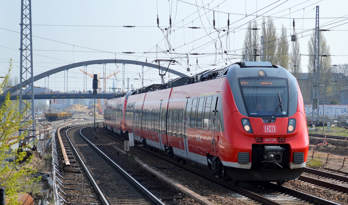 RB mit 442 136 Richtung Berlin-Ostbahnhof am 03.04.14 Berlin Warschauer Str.
