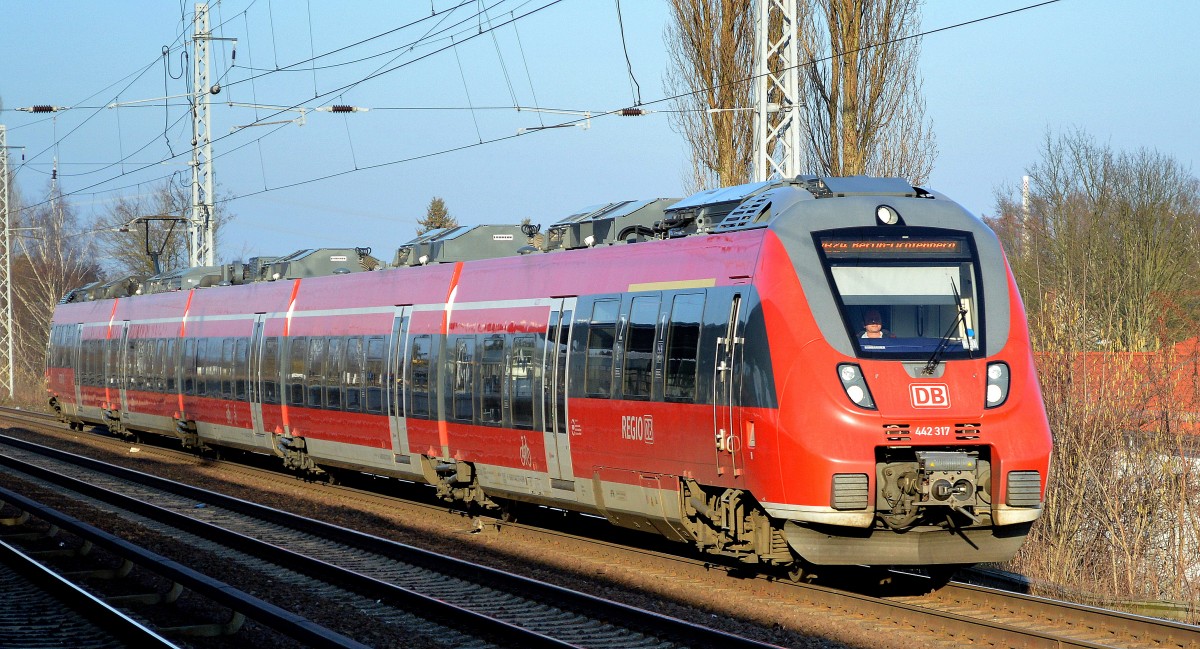 RB24 nach Berlin-Lichtenberg mit 442 317 am 13.02.15 Berlin-Karow.