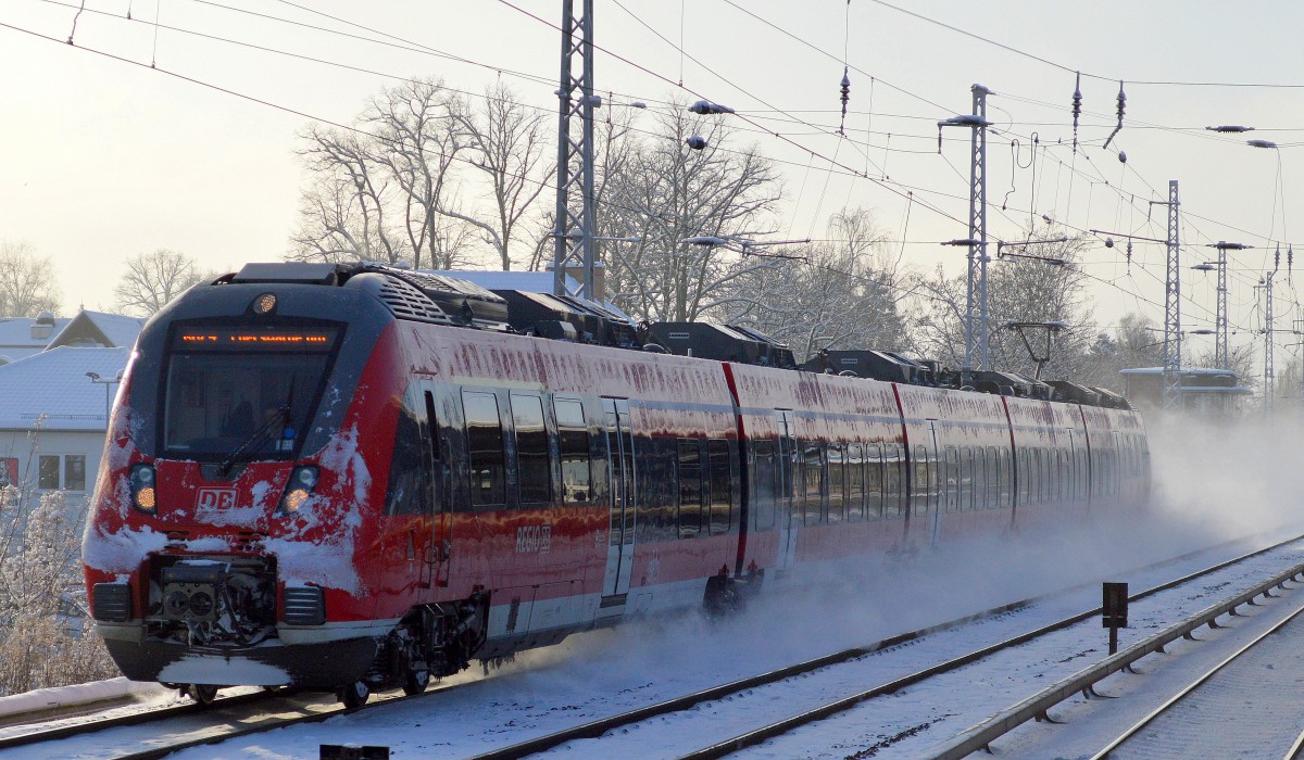 RB24 nach Eberswalde mit 442 317 am 29.12.14 Berlin-Karow.