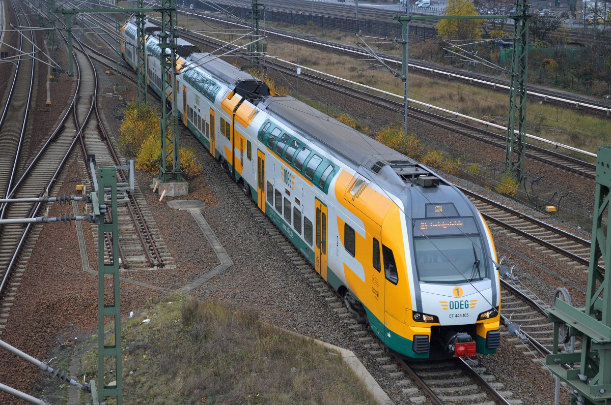 RB4 nach Ludwigsfelde mit ODEG-KISS ET 445.105 am 21.11.14 Höhe Berlin-Putlitzbrücke.