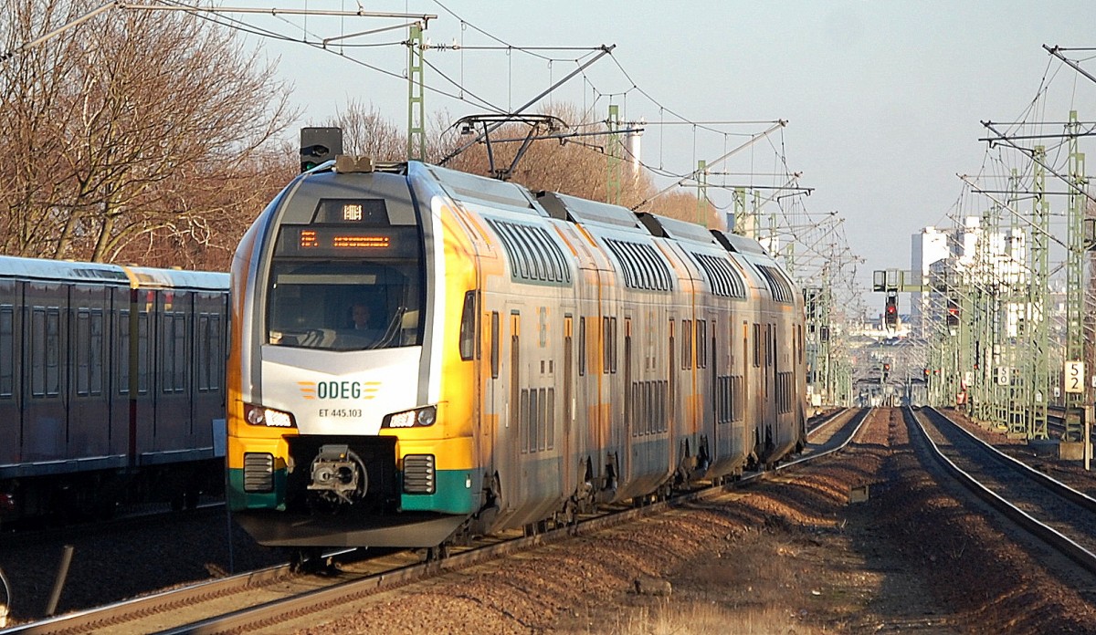 RB4 nach Rathenow mit ET 445.103 bei der Einfahrt im Bhf. Berlin-Jungfernheide am 30.12.13