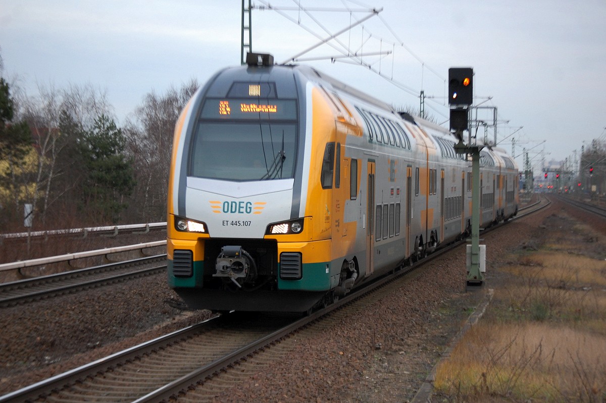 RB4 nach Rathenow mit ODEG-KISS ET 445.107, 04.01.14 Einfahrt Bhf. Berlin-Jungfernheide. 