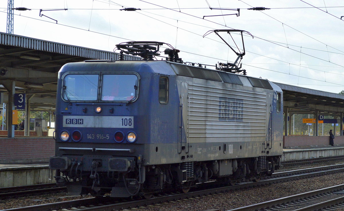RBH 108/143 916-5 am 20.11.17 BF. Flughafen Berlin-Schönefeld.