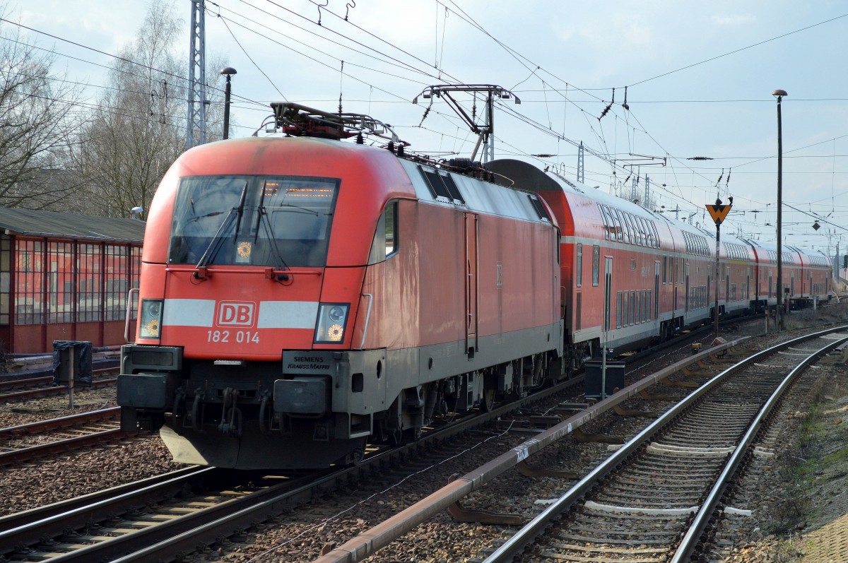 RE1 mit 182 014 Richtung Frankfurt(Oder) am 07.03.16 Berlin-Hirschgarten.